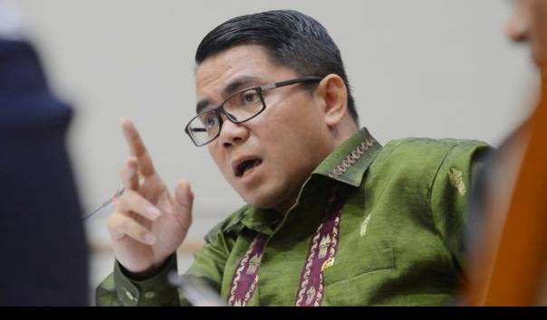 Arteria Dahlan: “Berani sentuh DPR, kita Bongkar Borok Komnas HAM” -
Mandala POS