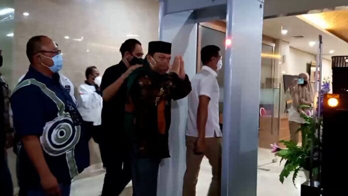 ustaz yahya waloni dgiring ke bareskrim