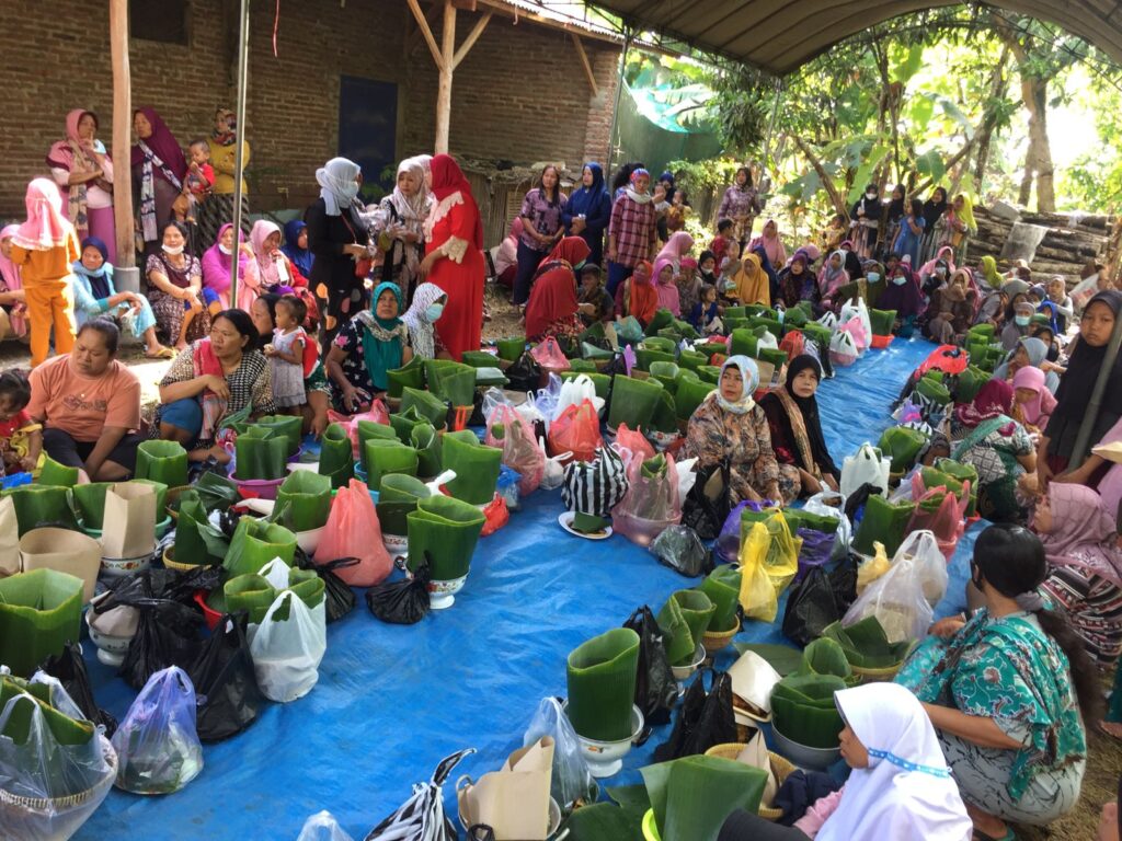 Tradisi Silaturahmi yang Mengikat Warga Desa Sikabau