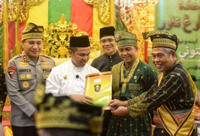 lamr-serahkan-warkah-petuah-amanah