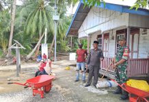 Koptu Fian Lakukan Komsos dan Pantau Pembersihan Lahan Dapur Sehat di Desa Impol