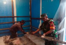 Babinsa Serma F.A Sihombing Ajak Pengusaha Ikan dan Es Batu di Letung Jaga Kebersihan dan Semangat Usaha