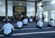 Bangun Kebersamaan, Personel Lanud Raden Sadjad Natuna Laksanakan Ibadah Bersama
