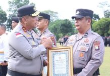 Polisi Berdedikasi di Anambas AIPDA Raja Faisal Mushawir Raih Penghargaan dari Kapolda Kepri