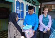 Menyapa dari Lorong ke Lorong, Aneng–Sinta Antar 70 Paket Sembako untuk Janda Tak Mampu