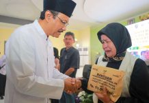 Mensos Saifullah Yusuf Serahkan Santunan Korban Banjir, Ahli Waris Terima Rp15 Juta