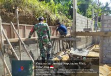 Serka Didih Sukiadi Komsos di Lokasi Pembangunan Rumah, Ingatkan Keselamatan Kerja