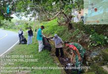Di Bawah Terik yang Menggigit, Warga Tarempa Selatan Bersatu: Jumat Asri, dari Sampah ke Ancaman Kekeringan