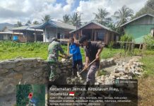 Babinsa Serka Didih Sukiadi Pererat Silaturahmi Lewat Komsos di Desa Mampok