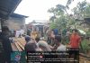 Serda R.A. Binran Gotong Royong Bantu Warga Bangun Panggung Resepsi Pernikahan di Desa Landak