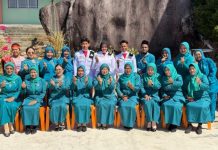 TP-PKK Anambas Hadiri Upacara Hardiknas 2026 di Desa Nyamuk, Tekankan Peran Keluarga dalam Pendidikan