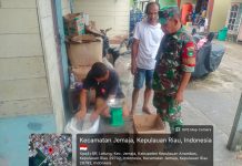 Serma F.A Sihombing Perkuat Komunikasi Sosial dengan Warga melalui Komsos di Letung