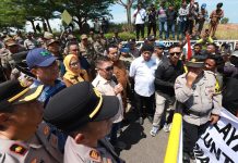 Marzuki Turun Temui Massa, Pastikan Ketua DPRD Kepri Duduk Bersama Nelayan Numbing Pekan Ini
