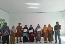 Pemdes Teluk Sunting Salurkan BLT Dana Desa kepada 13 KPM