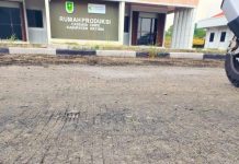 Awas! “Ranjau” Paku dan Baut Berserakan di Komplek Plaza IKM Natuna