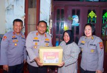 Polres Anambas Anjangsana ke Keluarga Almarhum Ipda Nuridin, Wujud Kepedulian Jelang HUT Bhayangkara ke-80
