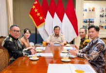 Bahasa IndonesiaPrabowo Panggil Pimpinan BP Batam, Siapkan Batam Menjadi Gerbang Maritim dan Investasi Global