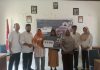 Kepala Desa Tarempa Selatan Salurkan BLT-DD kepada 26 KPM, Imbau Warga Waspada Cuaca Ekstrem