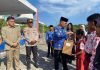 Bupati Aneng Beri Piagam Penghargaan kepada Anak Berprestasi pada Peringatan HAN ke-42
