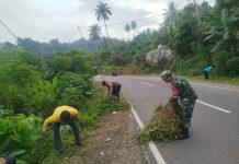 Serka Didih Sukiadi Kolaborasi dengan Stakeholder Desa Batu Berapit Laksanakan Gotong Royong Jumat Bersih