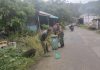 Sambut HUT Ke-81 RI, Babinsa Koramil 04/Letung Ikuti Gotong Royong di Tanjung Pring