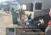 Babinsa Koramil 04/Letung Bersama Warga Bersihkan Lingkungan dalam Gerakan Indonesia ASRI