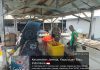 Babinsa Koramil 04/Letung Komsos dengan Pekerja Gudang Es Batu di Jemaja