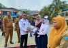 Bupati Aneng Serahkan Bantuan Perlengkapan Sekolah, Anggaran Pendidikan Anambas Diprioritaskan