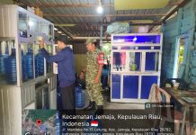 Babinsa 04/Letung Ingatkan Pengelola Depot Air Isi Ulang Jaga Kebersihan dan Kualitas Air