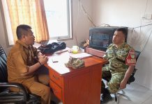 Babinsa Koramil 04/Letung Sosialisasikan Rekrutmen TNI AD kepada Perangkat Desa Ulu Maras