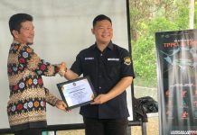 Desa Tiangau Terima Penghargaan dari Imigrasi Anambas atas Partisipasi Sosialisasi Keimigrasian
