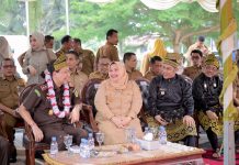 Bupati Kasmarni Sambut Kajati Riau dengan Prosesi Adat Melayu di Bengkalis
