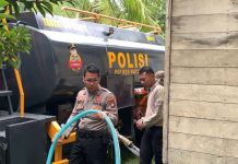 Ibu Baru Melahirkan Kesulitan Air Bersih, Aipda Ruddy Datang Membantu